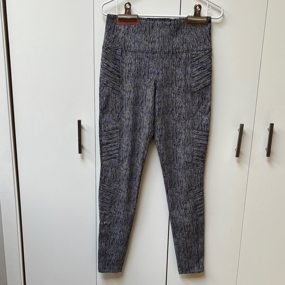 Athleta Delancey textured MOTO black and white Women's leggings